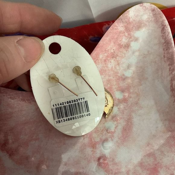 NWT Heebo Pierced WIRE Earrings Red White Leaf Dangle Earrings 🌿🍒 - Picture 5 of 11